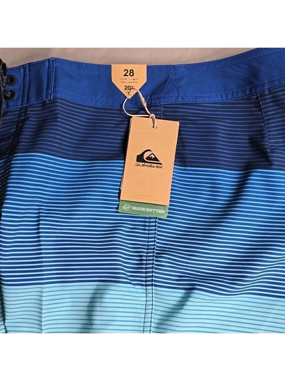656 NWT Quicksilver Surfsilk Massive 20